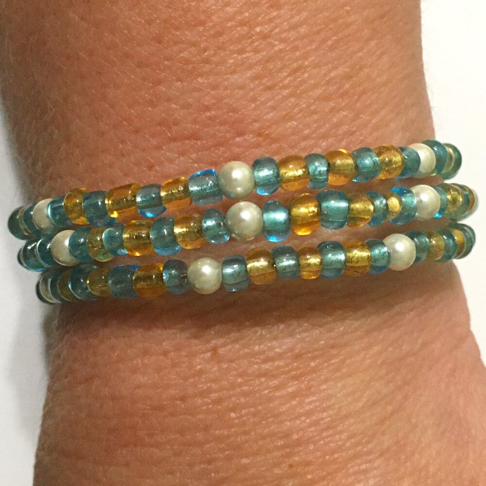 Triple loop Glass bead Bracelet